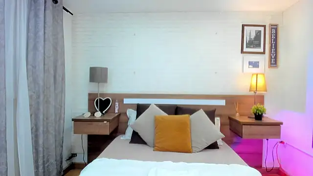 JenniferAuriston online show from March 24, 8:09 pm