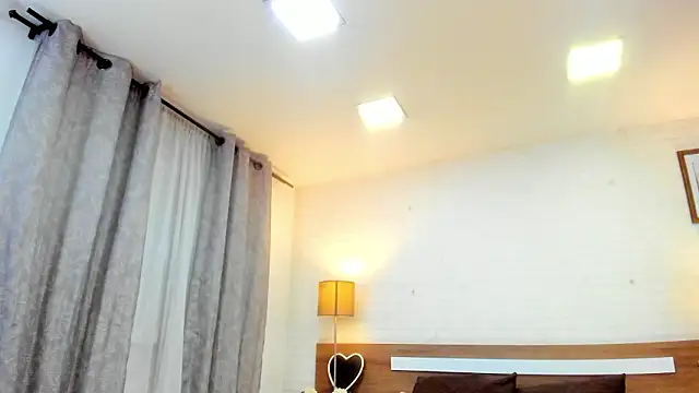 JenniferAuriston online show from March 12, 8:02 pm