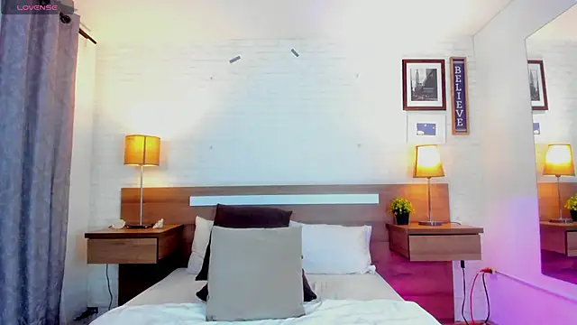 JenniferAuriston online show from November 3, 8:23 pm