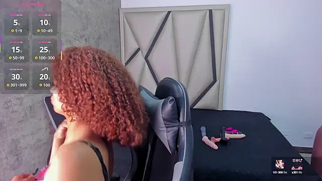 chubby sexy  online show from October 9, 10:10 pm