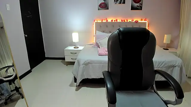 Miss Cataleya   online show from April 20, 11:35 am