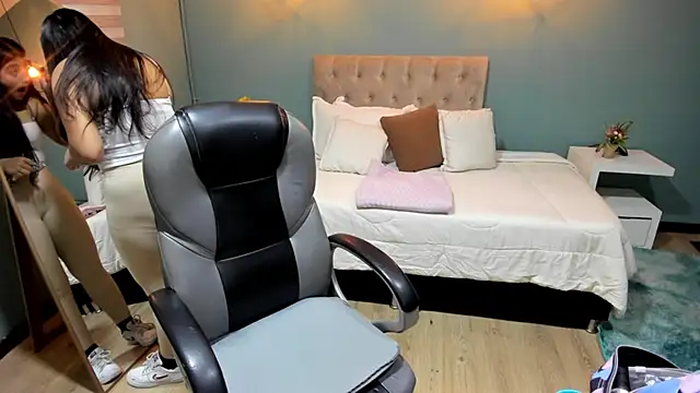 Miss Cataleya   online show from November 8, 11:25 am