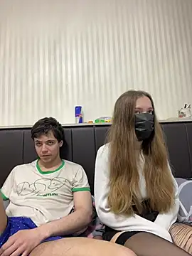 Snapshot of lovburger chatting on June 3, 9:41 pm lovburger online show from June 3, 9:41 pm