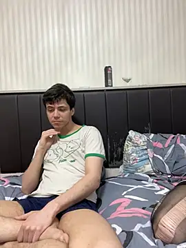 Snapshot of lovburger chatting on May 12, 5:19 pm lovburger online show from May 12, 5:19 pm