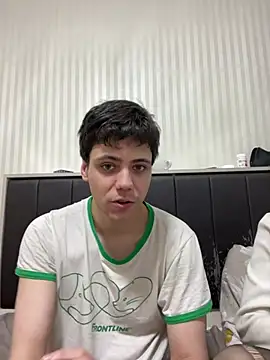 Snapshot of lovburger chatting on May 7, 3:59 pm lovburger online show from May 7, 3:59 pm