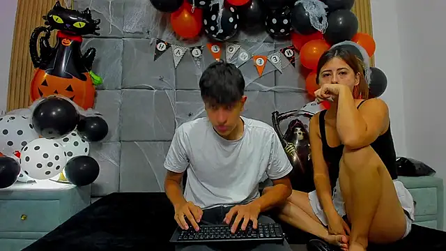 Snapshot of ChanellandMax chatting on October 30, 1:09 pm ChanellandMax online show from October 30, 1:09 pm