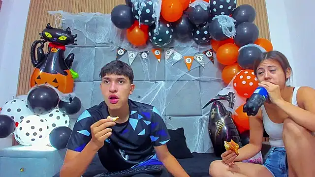 Snapshot of ChanellandMax chatting on October 28, 12:59 pm ChanellandMax online show from October 28, 12:59 pm