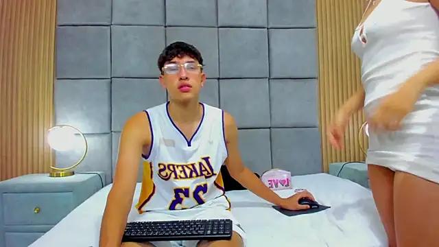 Snapshot of ChanellandMax chatting on November 4, 12:53 pm ChanellandMax online show from November 4, 12:53 pm