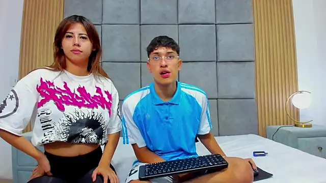 Snapshot of ChanellandMax chatting on November 7, 1:04 pm ChanellandMax online show from November 7, 1:04 pm