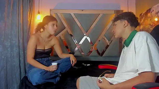 Snapshot of ChanellandMax chatting on December 14, 1:49 pm ChanellandMax online show from December 14, 1:49 pm