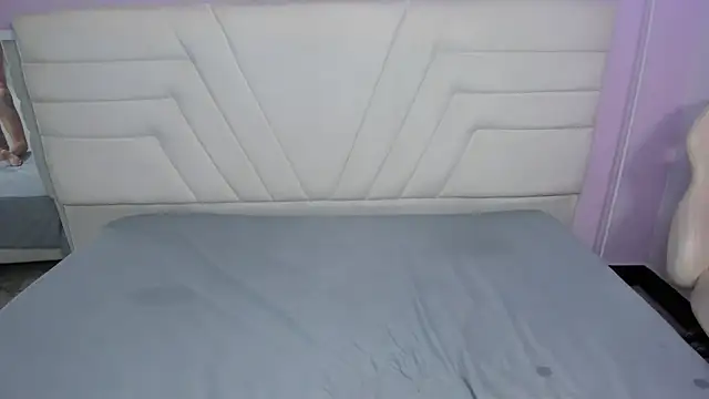 fressittalove01 online show from March 21, 1:37 pm