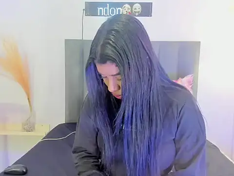 KendraChavez  online show from February 13, 9:15 pm