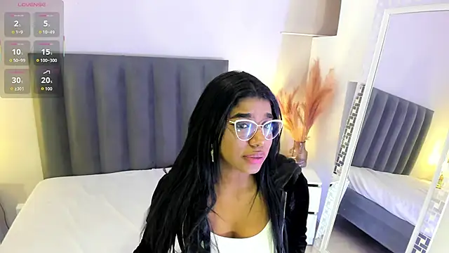 Snapshot of KendraChavez_ chatting on December 2, 10:33 pm KendraChavez online show from December 2, 10:33 pm