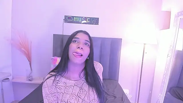 KendraChavez  online show from February 12, 9:36 pm