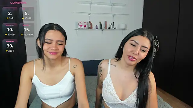 marianaandvalen online show from November 18, 11:13 am