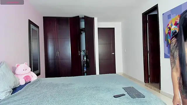 marianaandvalen online show from March 26, 11:08 am