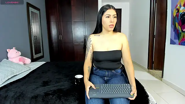 marianaandvalen online show from June 19, 12:33 pm