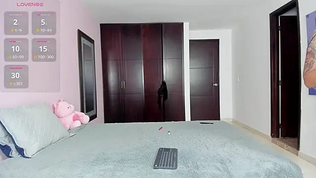 marianaandvalen online show from March 3, 11:06 am