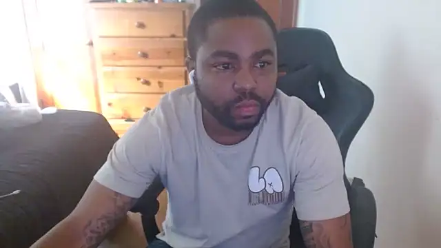 Breadwinnah online show from October 4, 4:19 pm