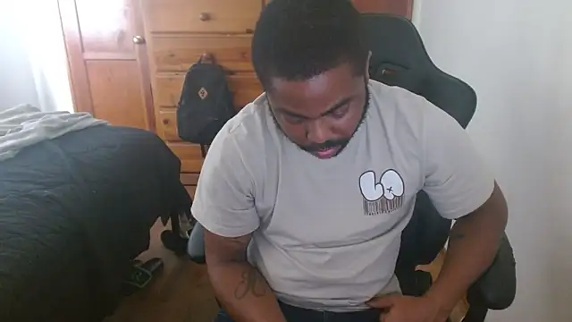 Breadwinnah online show from October 22, 8:08 pm