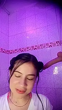 ameliiaa smith online show from April 1, 9:01 pm