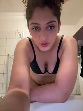 Snapshot of DreamThickCouple chatting on October 30, 10:50 pm DreamThickCouple online show from October 30, 10:50 pm