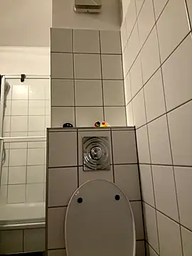 Snapshot of DreamThickCouple chatting on November 5, 10:35 pm DreamThickCouple online show from November 5, 10:35 pm