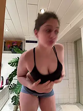 DreamThickCouple online show from April 14, 7:08 pm