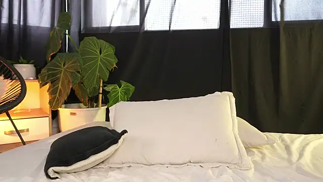 ErosWild  online show from February 7, 6:05 pm