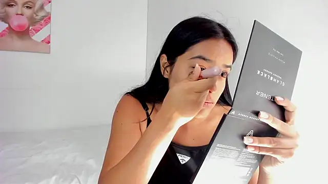 valeria millers online show from May 7, 3:04 pm