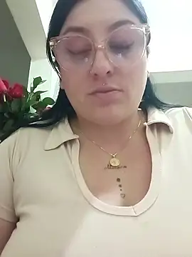 Snapshot of megan_fox5 chatting on December 3, 4:02 am megan fox5 online show from December 3, 4:02 am