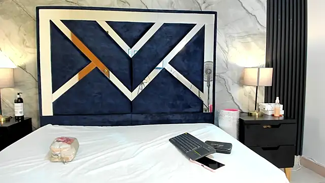Snapshot of VioletRose_as chatting on October 22, 7:24 pm VioletRose as online show from October 22, 7:24 pm
