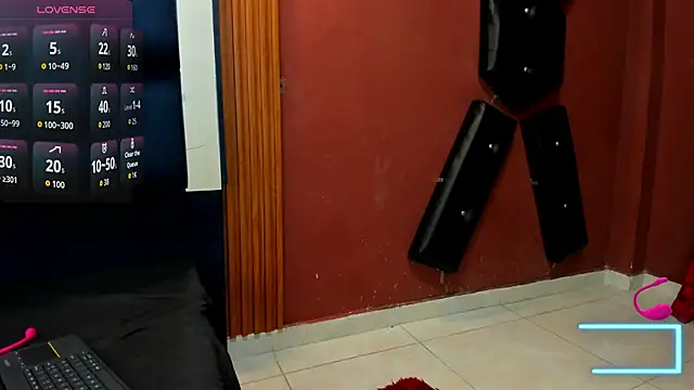 VioletRose as online show from March 13, 3:00 am