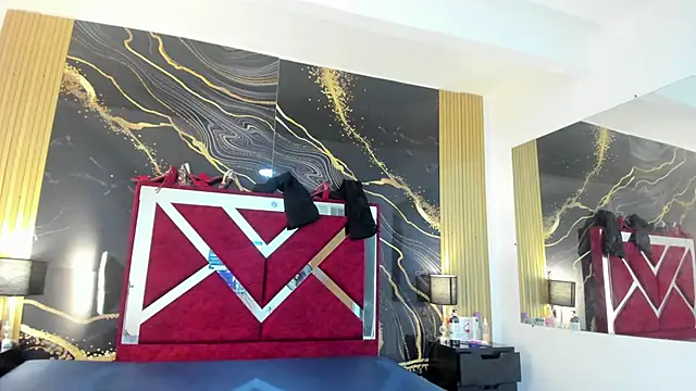 Snapshot of VioletRose_as chatting on November 8, 5:00 am VioletRose as online show from November 8, 5:00 am