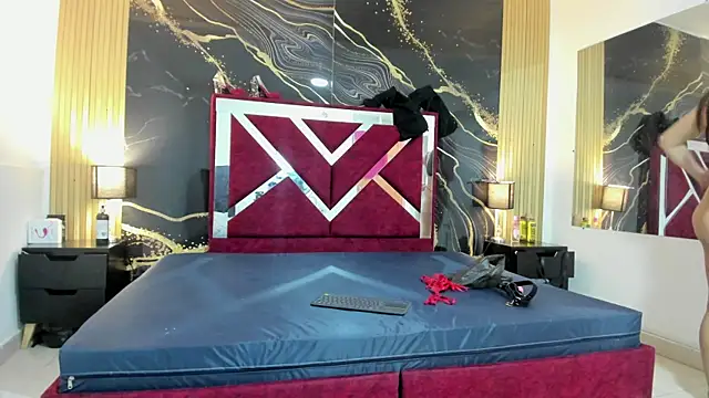 Snapshot of VioletRose_as chatting on November 16, 8:46 pm VioletRose as online show from November 16, 8:46 pm