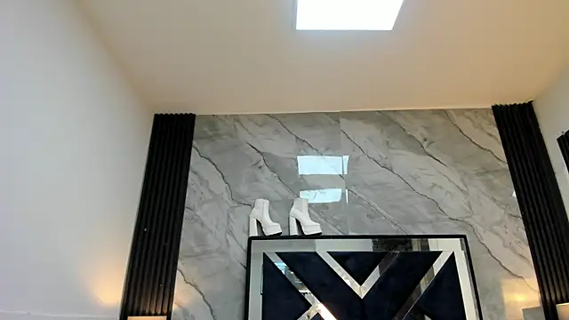 VioletRose as online show from April 28, 7:51 pm