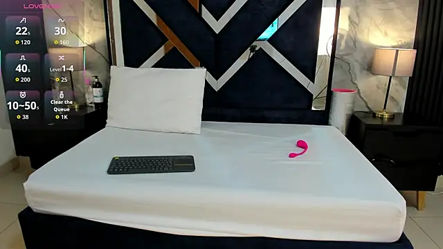 Snapshot of VioletRose_as chatting on October 26, 7:36 pm VioletRose as online show from October 26, 7:36 pm