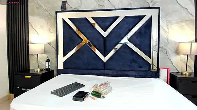 Snapshot of VioletRose_as chatting on October 23, 7:34 pm VioletRose as online show from October 23, 7:34 pm