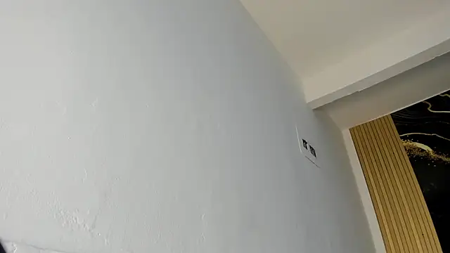 VioletRose as online show from December 18, 8:01 pm