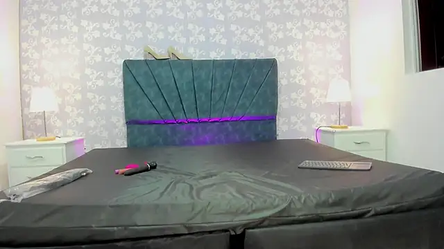 VioletRose as online show from March 25, 2:01 am