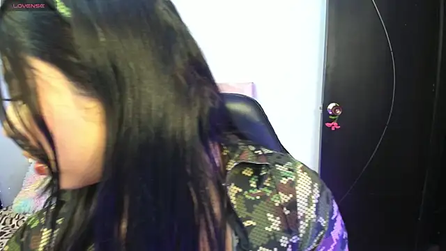 charlotte queen1320 online show from June 8, 12:16 am