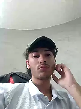 Snapshot of zyonboy1 chatting on October 1, 1:59 pm zyonboy1 online show from October 1, 1:59 pm