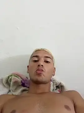 Snapshot of zyonboy1 chatting on January 6, 2:32 pm zyonboy1 online show from January 6, 2:32 pm