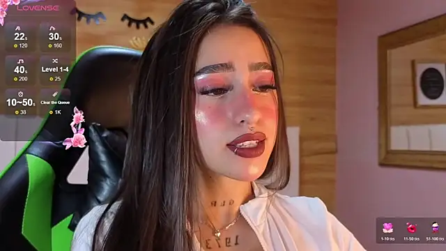 Abril Velvet a  online show from November 23, 1:32 pm