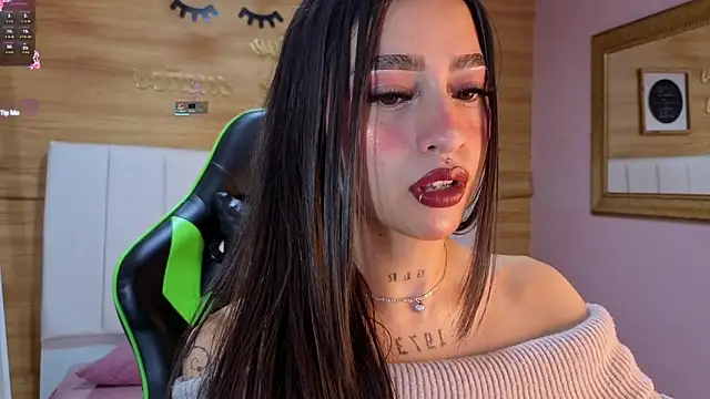 Abril Velvet a  online show from November 26, 12:38 pm