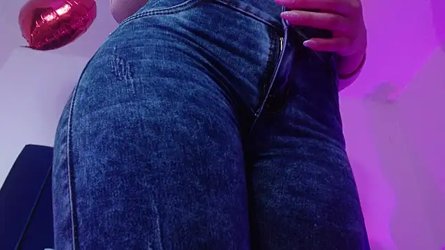 Annie switt online show from April 9, 4:47 am