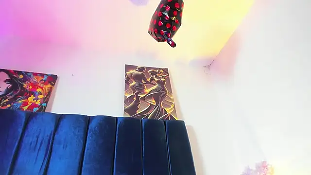 Annie switt online show from November 14, 8:45 pm