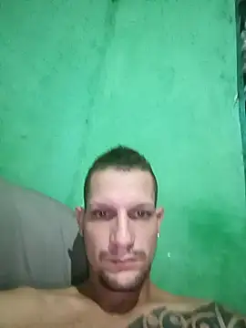 renanvalentim online show from March 23, 7:25 pm