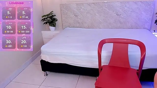 Snapshot of NataliaDream6 chatting on November 1, 4:19 am NataliaDream6 online show from November 1, 4:19 am