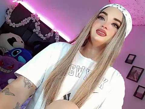 Snapshot of kattie_Sweet_ chatting on October 26, 12:44 am kattie Sweet online show from October 26, 12:44 am